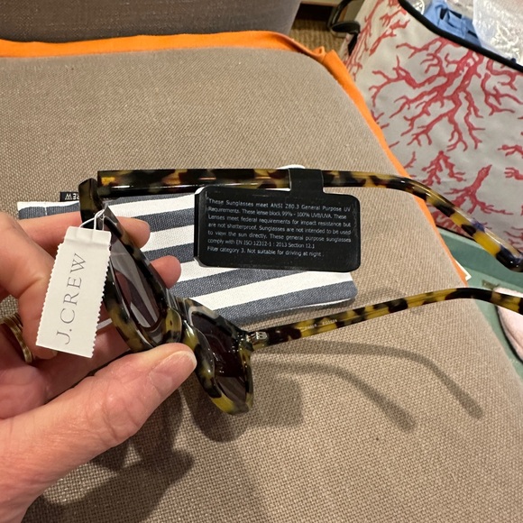 J. Crew Palm Beach gift bag with Mallorca cat eye dark tort sunglasses - Picture 2 of 7